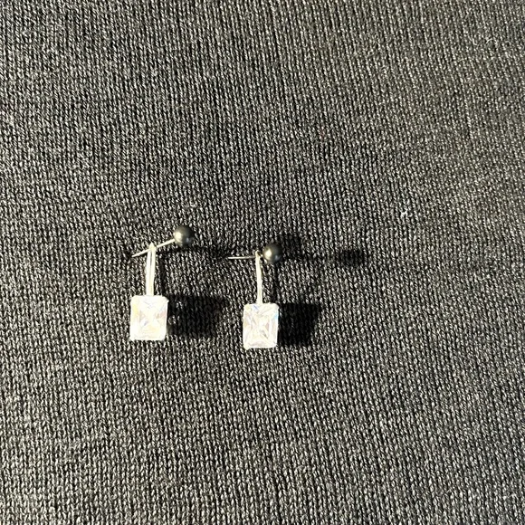 Silpada earrings with sterling silver and swarovski crystals- sparkling! - Picture 2 of 4